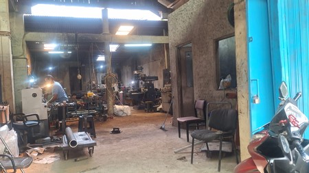 Rumah 1 lantai,ex Bengkel bubut, Harga Nego Lokasi Ok di Cawang