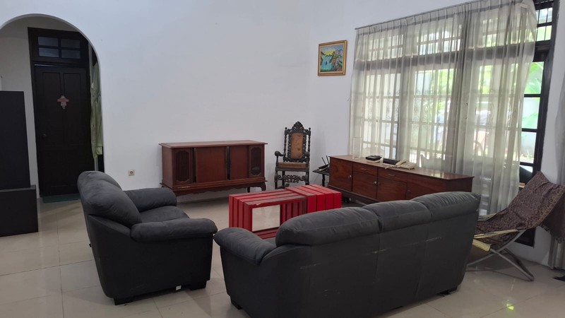 Disewakan Rumah Perum Darmo Villa - Darmo Permai Surabaya Barat - Full Furnished -Dekat Pakuwon Mall, Papaya, Pasar Modern Puncak Permai