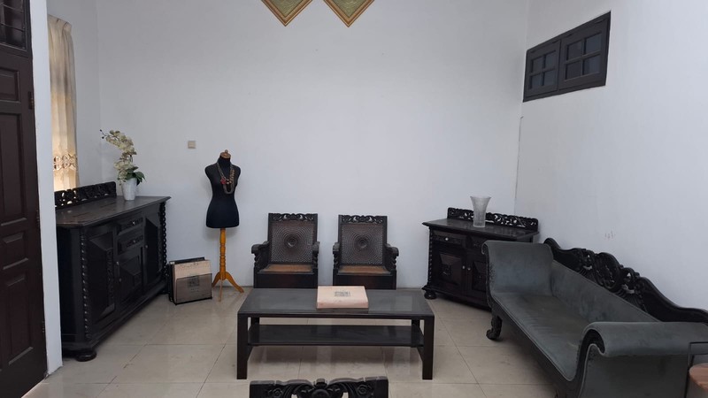 Disewakan Rumah Perum Darmo Villa - Darmo Permai Surabaya Barat - Full Furnished -Dekat Pakuwon Mall, Papaya, Pasar Modern Puncak Permai