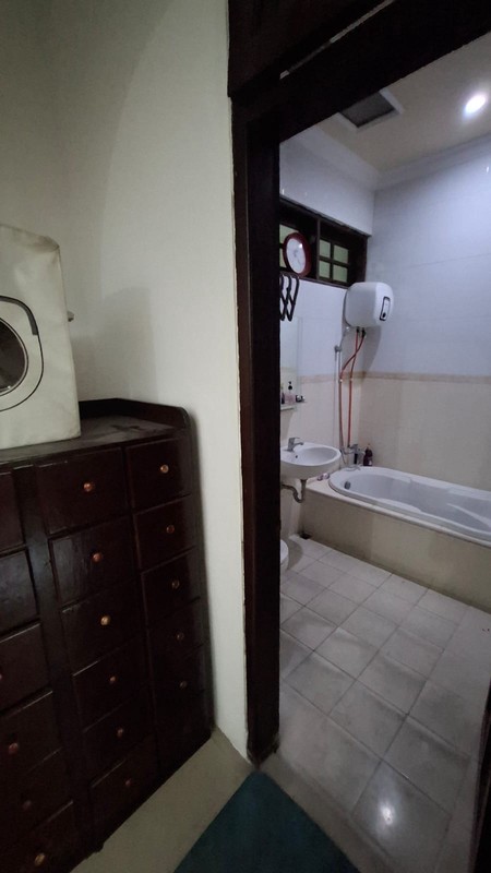 Disewakan Rumah Perum Darmo Villa - Darmo Permai Surabaya Barat - Full Furnished -Dekat Pakuwon Mall, Papaya, Pasar Modern Puncak Permai