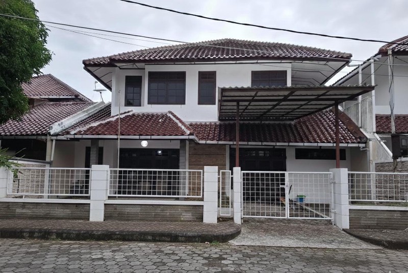 Disewakan Rumah Perum Darmo Villa - Darmo Permai Surabaya Barat - Full Furnished -Dekat Pakuwon Mall, Papaya, Pasar Modern Puncak Permai