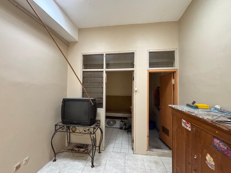 Rumah 2 Lantai Luas Kokoh ada Swimming Pool di Kota Wisata Cibubur 