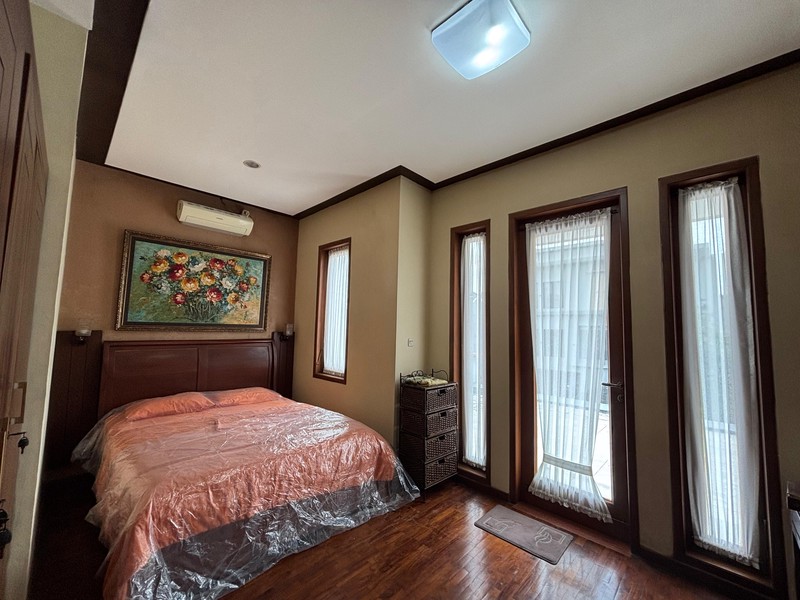 Rumah 2 Lantai Luas Kokoh ada Swimming Pool di Kota Wisata Cibubur 