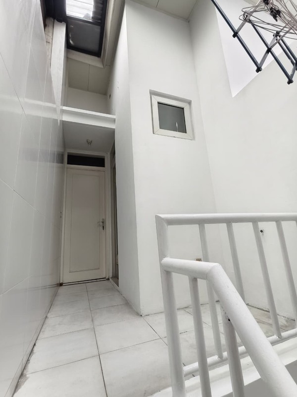 De Latinos Mexicano BSD City, dekat stasiun rawabuntu