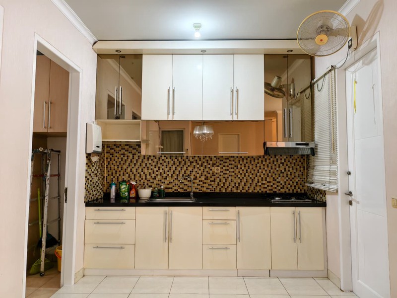 De Latinos Mexicano BSD City, dekat stasiun rawabuntu