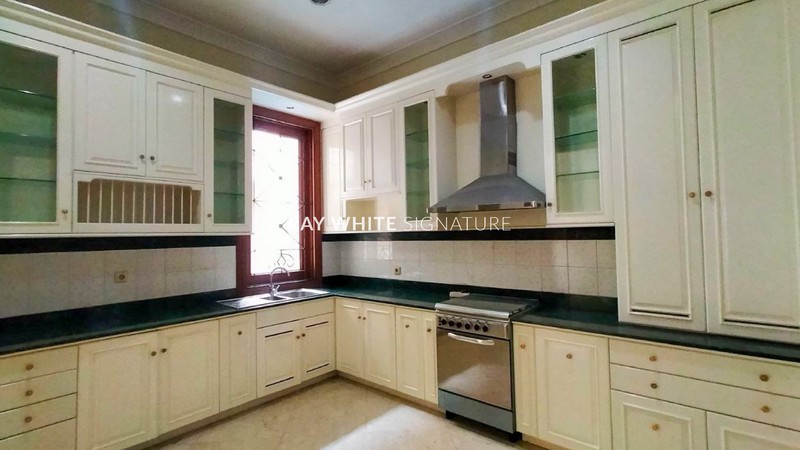 Elegan & Berkelas - Hunian Mewah di Jantung Kawasan Jl. Wijaya 5