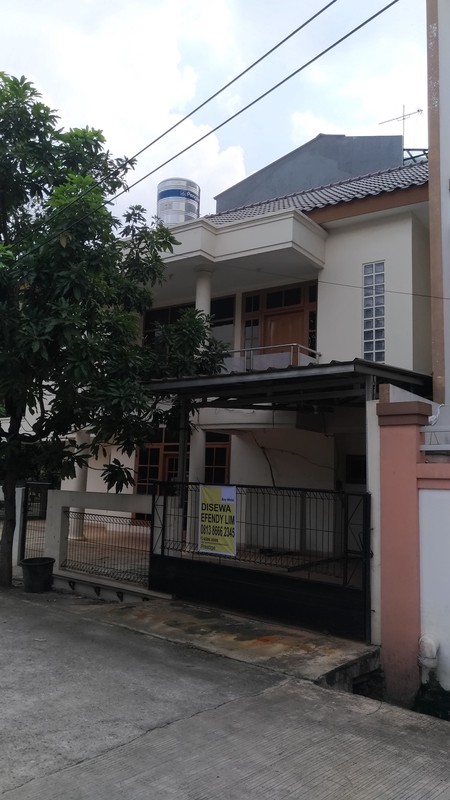 Rumah Hoek Di Puspa Gading