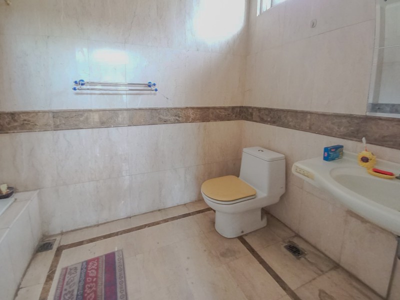 Rumah Mewah di Legenda Wisata Cibubur Akses Mudah ke Sentul City 