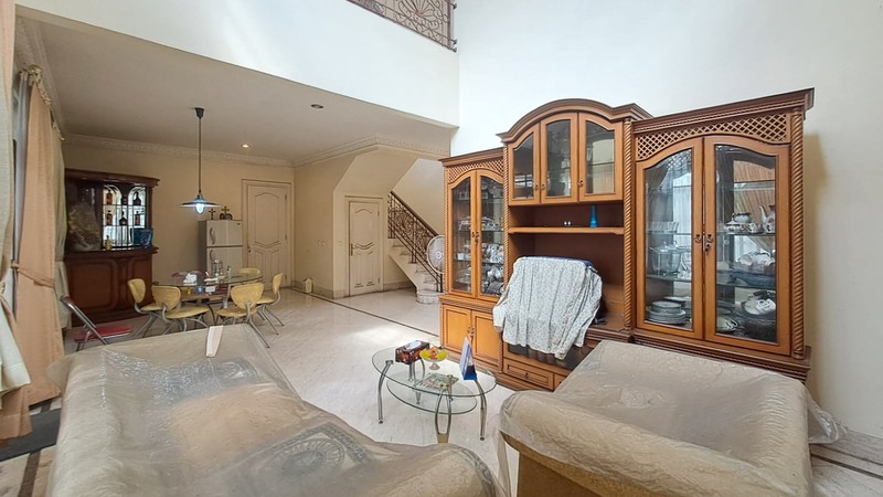 Rumah Mewah di Legenda Wisata Cibubur Akses Mudah ke Sentul City 