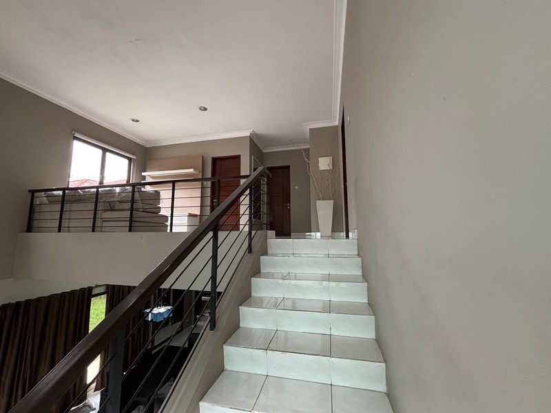 Rumah 2 Lantai Luas Kokoh di Kota Wisata Cibubur 