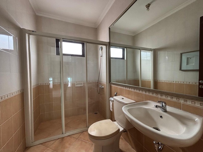 Rumah 2 Lantai Luas Kokoh di Kota Wisata Cibubur 