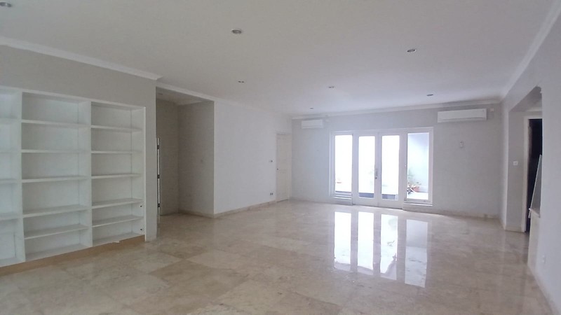 Exclusive Listing Rumah Elegan Terawat +Bangunan Kantor Dilengkapi dengan Kolam Renang di Lingkungan Elite dan Srategis Cikini Jakarta Pusat