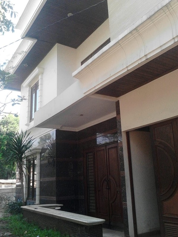 DI JUAL RUMAH lokasi strategis di kemang timur 
