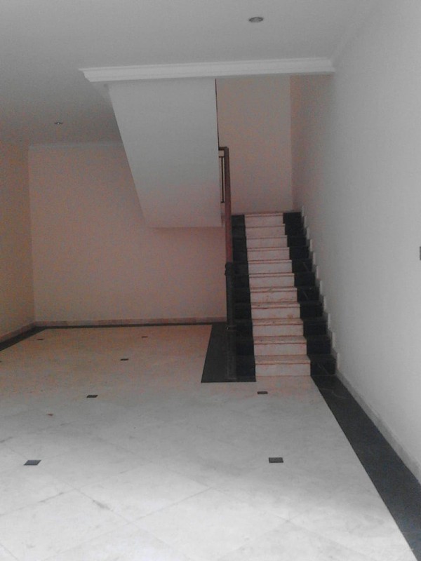 DI JUAL RUMAH lokasi strategis di kemang timur 