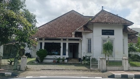 Rumah Heritage Mewah di Jalan Utama Pusat Kota Magelang Lahan Luas 1.365 Meter Persegi, Magelang Tengah