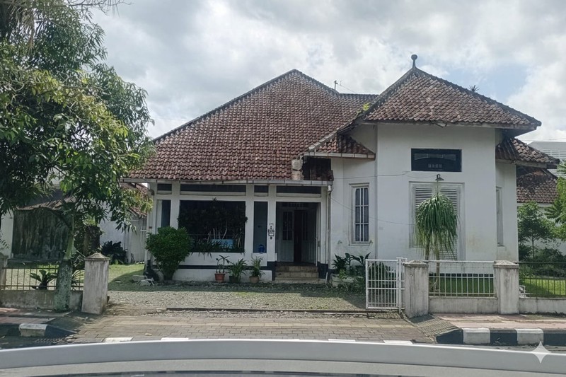 Rumah Heritage Mewah di Jalan Utama Pusat Kota Magelang Lahan Luas 1.365 Meter Persegi, Magelang Tengah