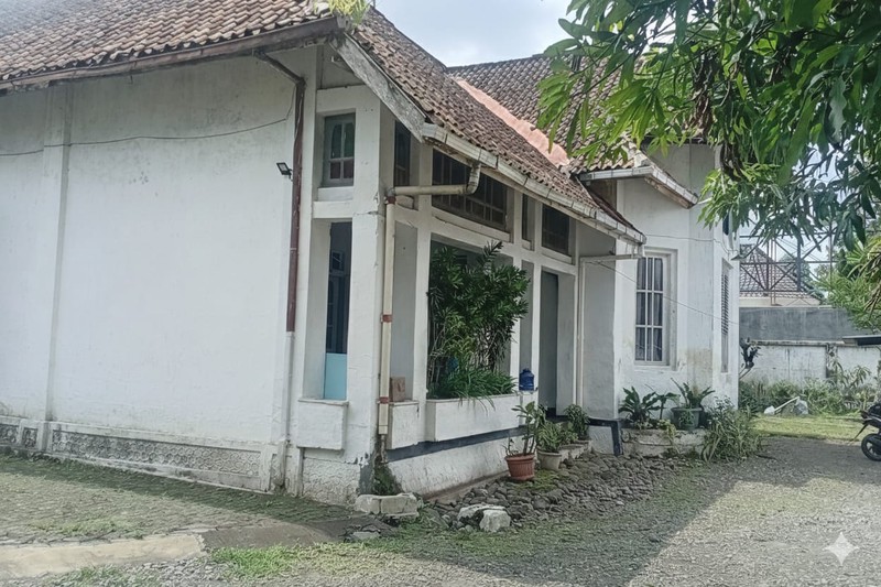 Rumah Heritage Mewah di Jalan Utama Pusat Kota Magelang Lahan Luas 1.365 Meter Persegi, Magelang Tengah