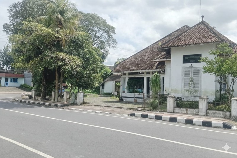 Rumah Heritage Mewah di Jalan Utama Pusat Kota Magelang Lahan Luas 1.365 Meter Persegi, Magelang Tengah