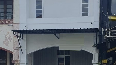 Disewakan Ruko di Sentra Taman Gapura Lontar Utara Citraland Surabaya