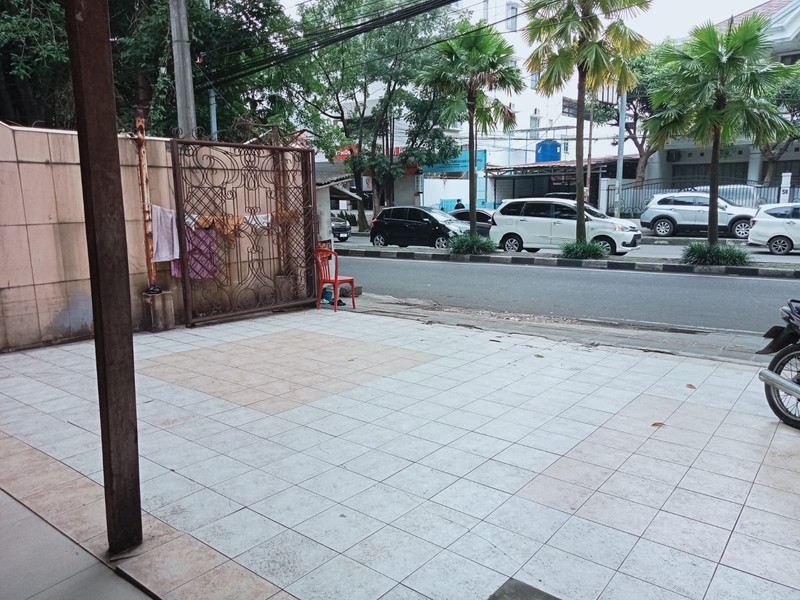 Rumah di Mainroad Gatot Subroto Bandung