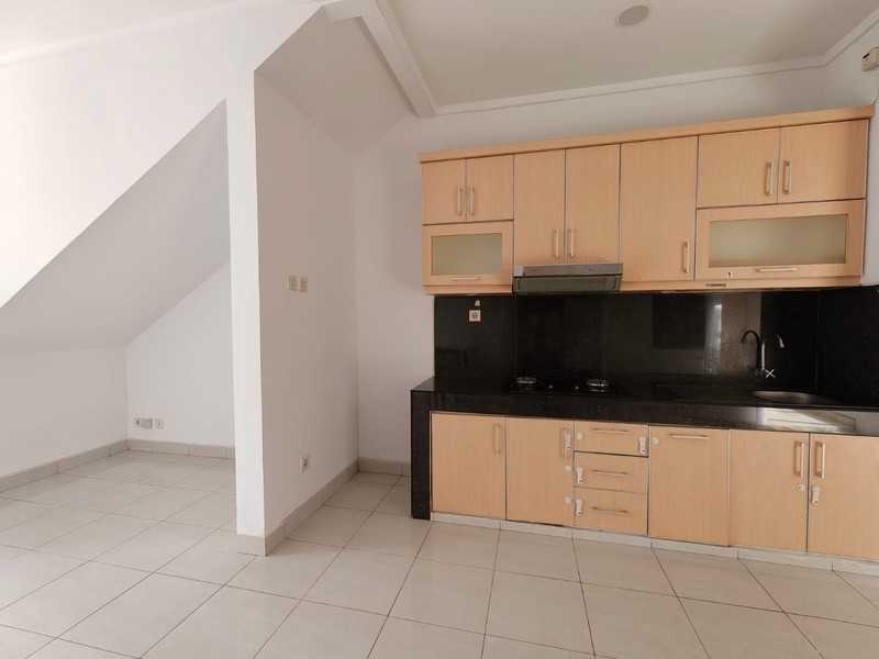 Rumah Bagus Di Emerald Terrace Bintaro Jaya Sektor 9