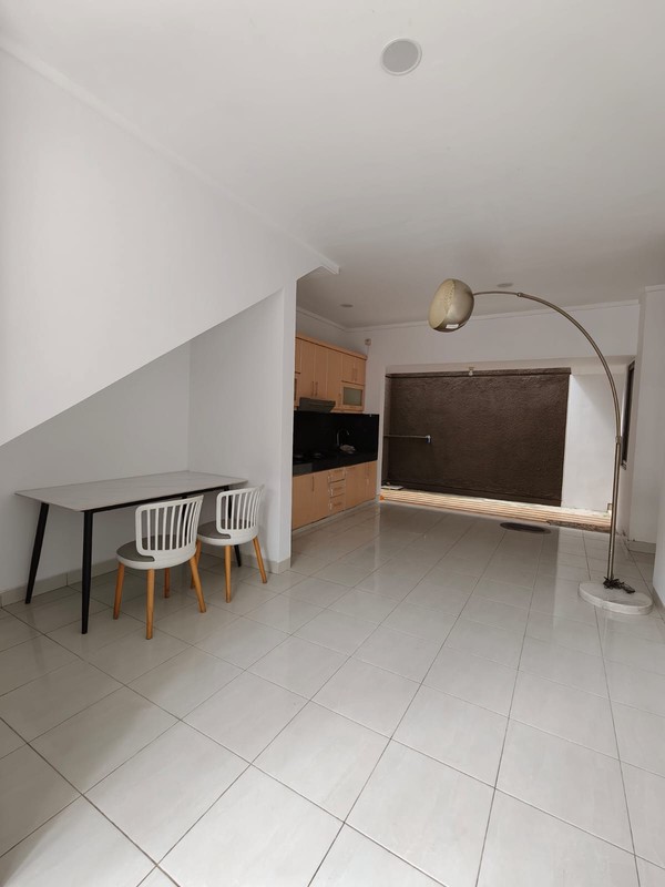 Rumah Bagus Di Emerald Terrace Bintaro Jaya Sektor 9