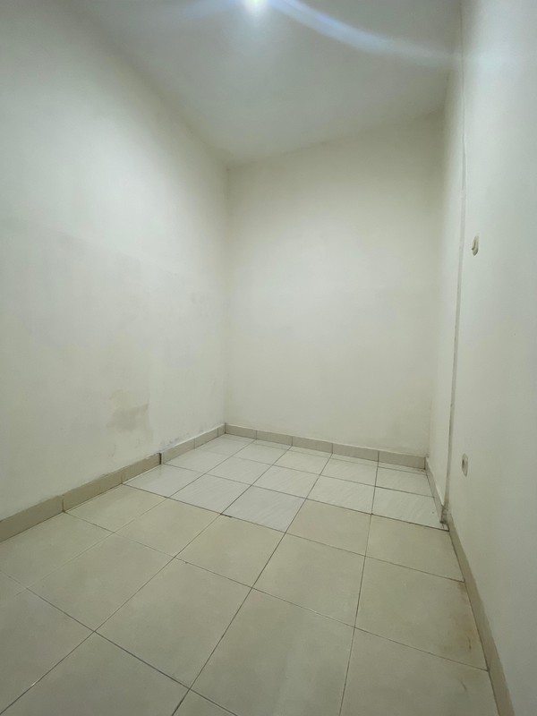 Rumah cantik siap huni dalam perumahan di Ciputat 