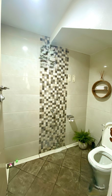 Rumah cantik siap huni dalam perumahan di Ciputat 