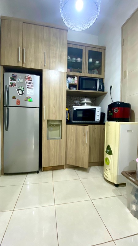 Rumah cantik siap huni dalam perumahan di Ciputat 