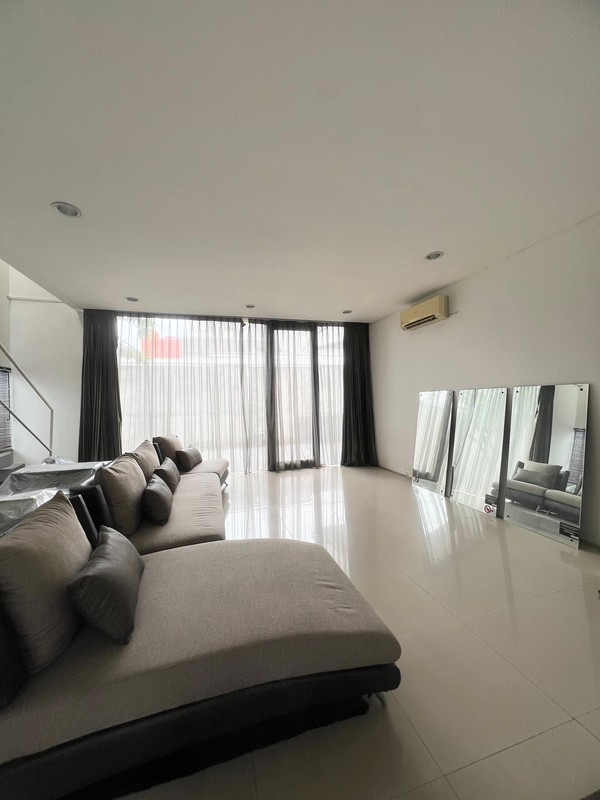 DIJUAL RUMAH DALAM CLUSTER PIEVA JAKARTA SELATAN