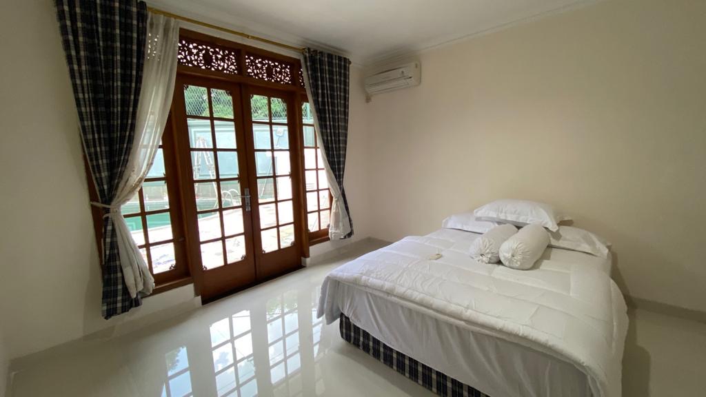 FOR RENT BEAUTIFUL & BIG HOUSE AT AMPERA, JAKARTA SELATAN