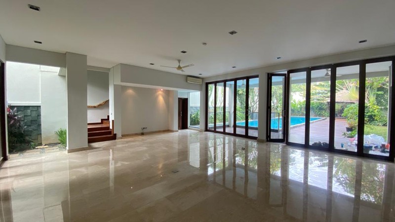 FOR RENT MODERN AND BEAUTIFUL HOUSE AT CIPETE JAKARTA SELATAN