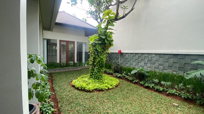 FOR RENT MODERN AND BEAUTIFUL HOUSE AT CIPETE JAKARTA SELATAN