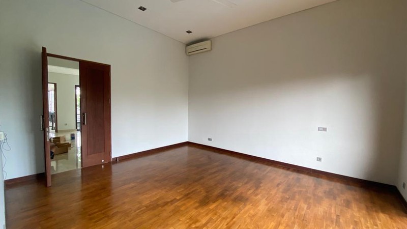 FOR RENT MODERN AND BEAUTIFUL HOUSE AT CIPETE JAKARTA SELATAN