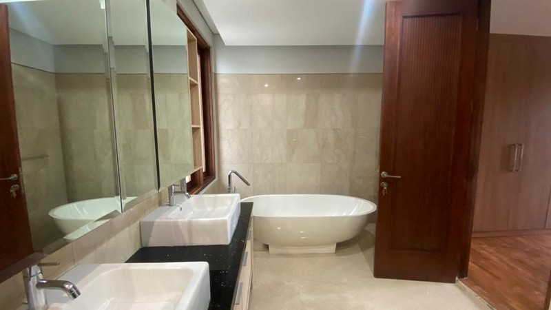 FOR RENT MODERN AND BEAUTIFUL HOUSE AT CIPETE JAKARTA SELATAN