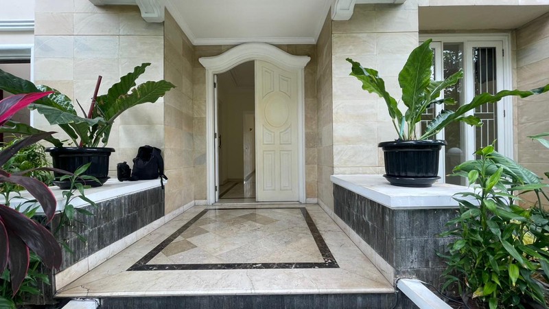  FOR RENT! RUMAH MEWAH SIAP HUNI DI SEKOLAH DUTA PONDOK INDAH