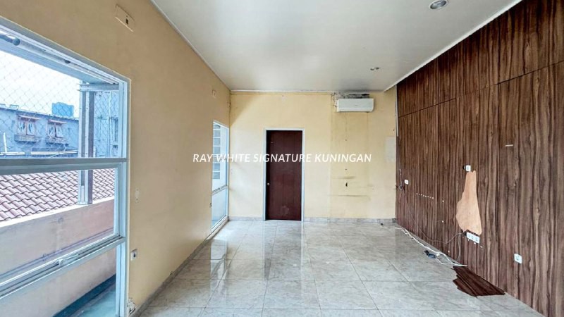 Rumah 3 Lantai di Setiabudi