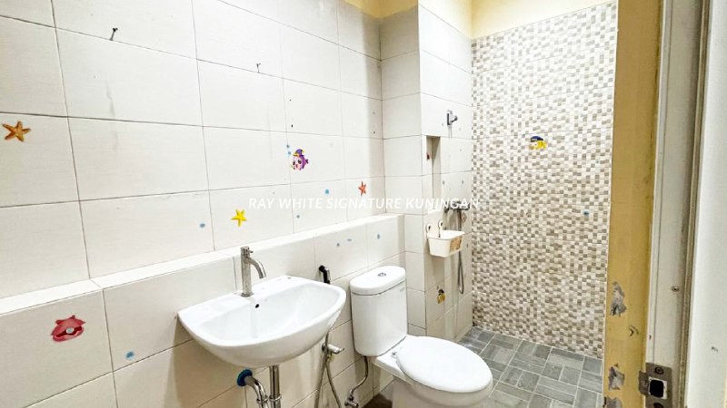 Rumah 3 Lantai di Setiabudi