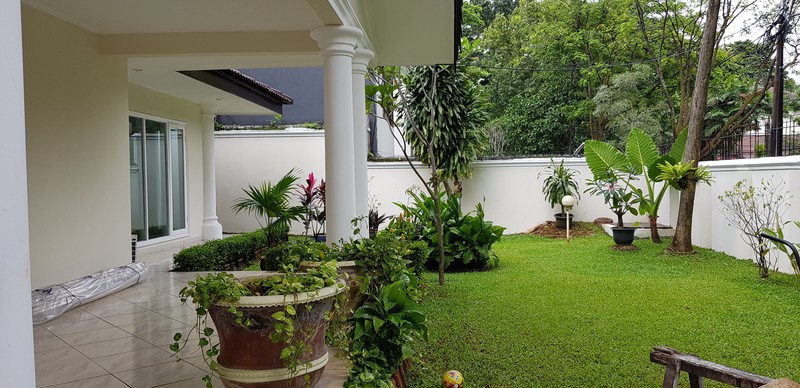 for rent Bright, Modern and stylish house in Kebayoran Baru