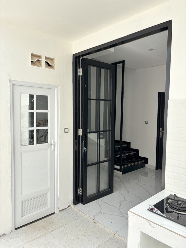 Rumah Baru 2 lantai di Cisauk selangkah ke BSD City