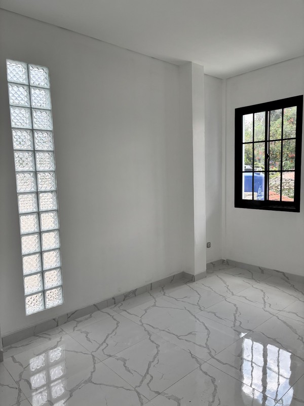 Rumah Baru 2 lantai di Cisauk selangkah ke BSD City