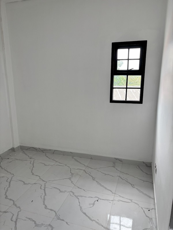 Rumah Baru 2 lantai di Cisauk selangkah ke BSD City