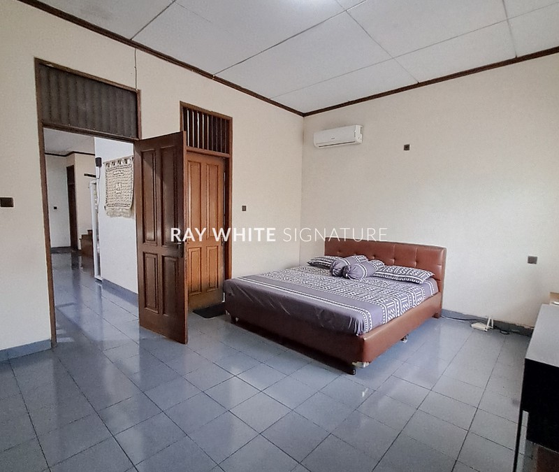 Jual Rumah Lama Terawat di Jl Kejaksaan Pondok Duren Sawit