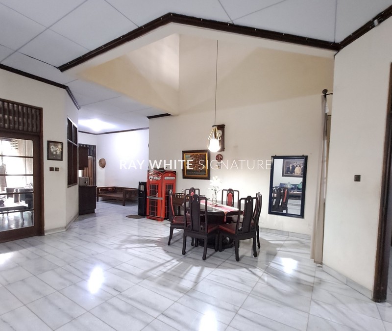 Jual Rumah Lama Terawat di Jl Kejaksaan Pondok Duren Sawit