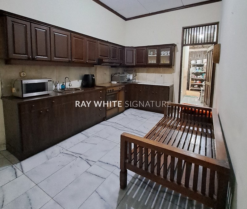 Jual Rumah Lama Terawat di Jl Kejaksaan Pondok Duren Sawit