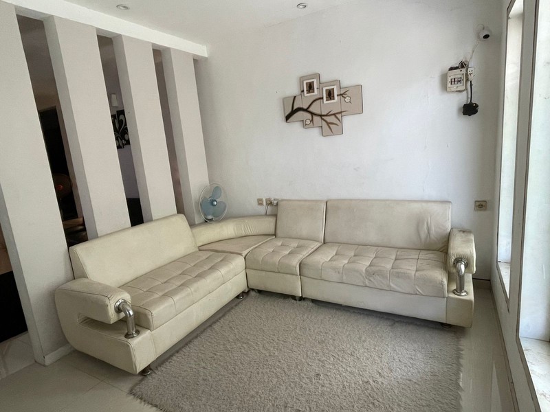 2004. Dijual Rumah 2 Lantai Tengah Kota Alun Alun Kauman Bojonegoro