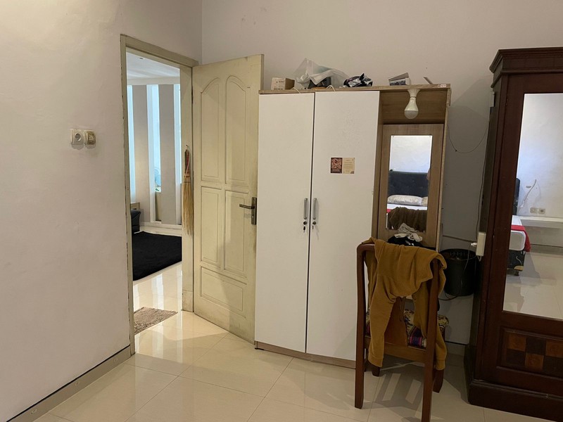 2004. Dijual Rumah 2 Lantai Tengah Kota Alun Alun Kauman Bojonegoro