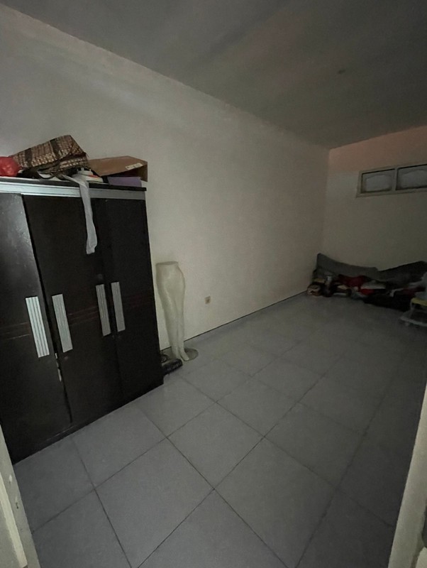 2004. Dijual Rumah 2 Lantai Tengah Kota Alun Alun Kauman Bojonegoro