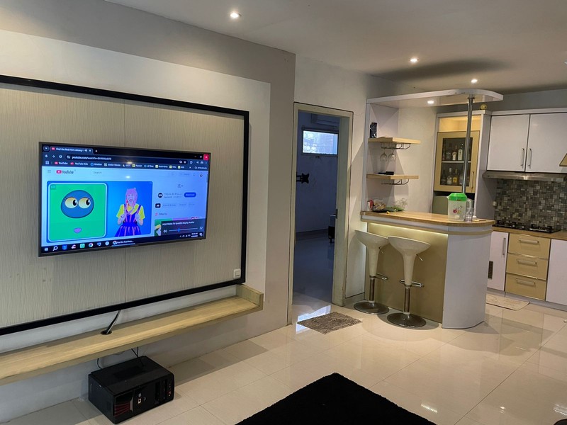 2004. Dijual Rumah 2 Lantai Tengah Kota Alun Alun Kauman Bojonegoro