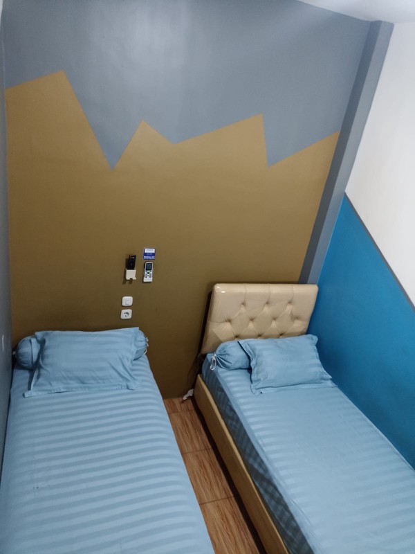 2003 Dijual Guest House Usaha Laundry dan minimart aktif Lokasi di Kotaanyar Paiton Probolinggo